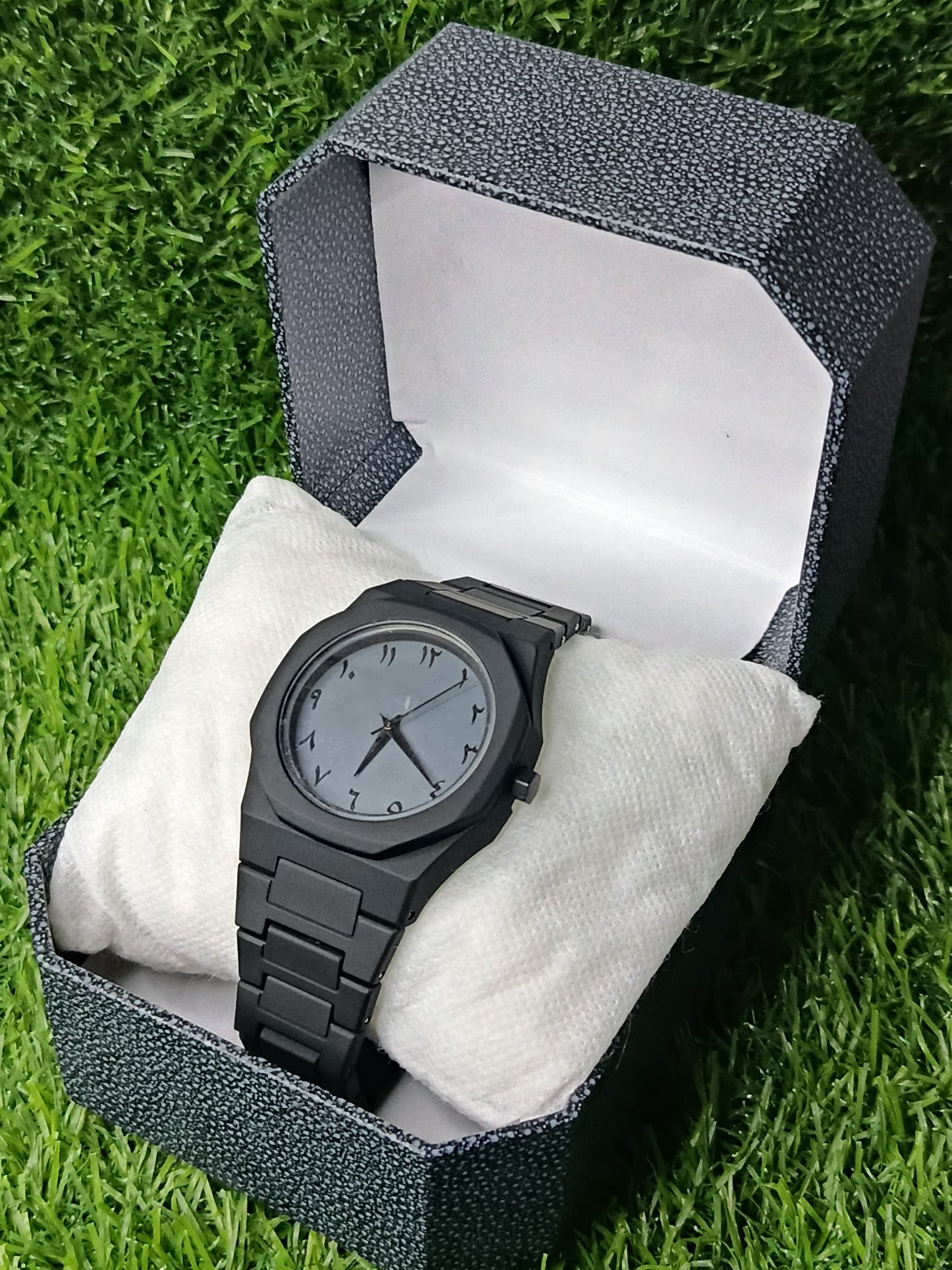 Black Aura Arabic Watch