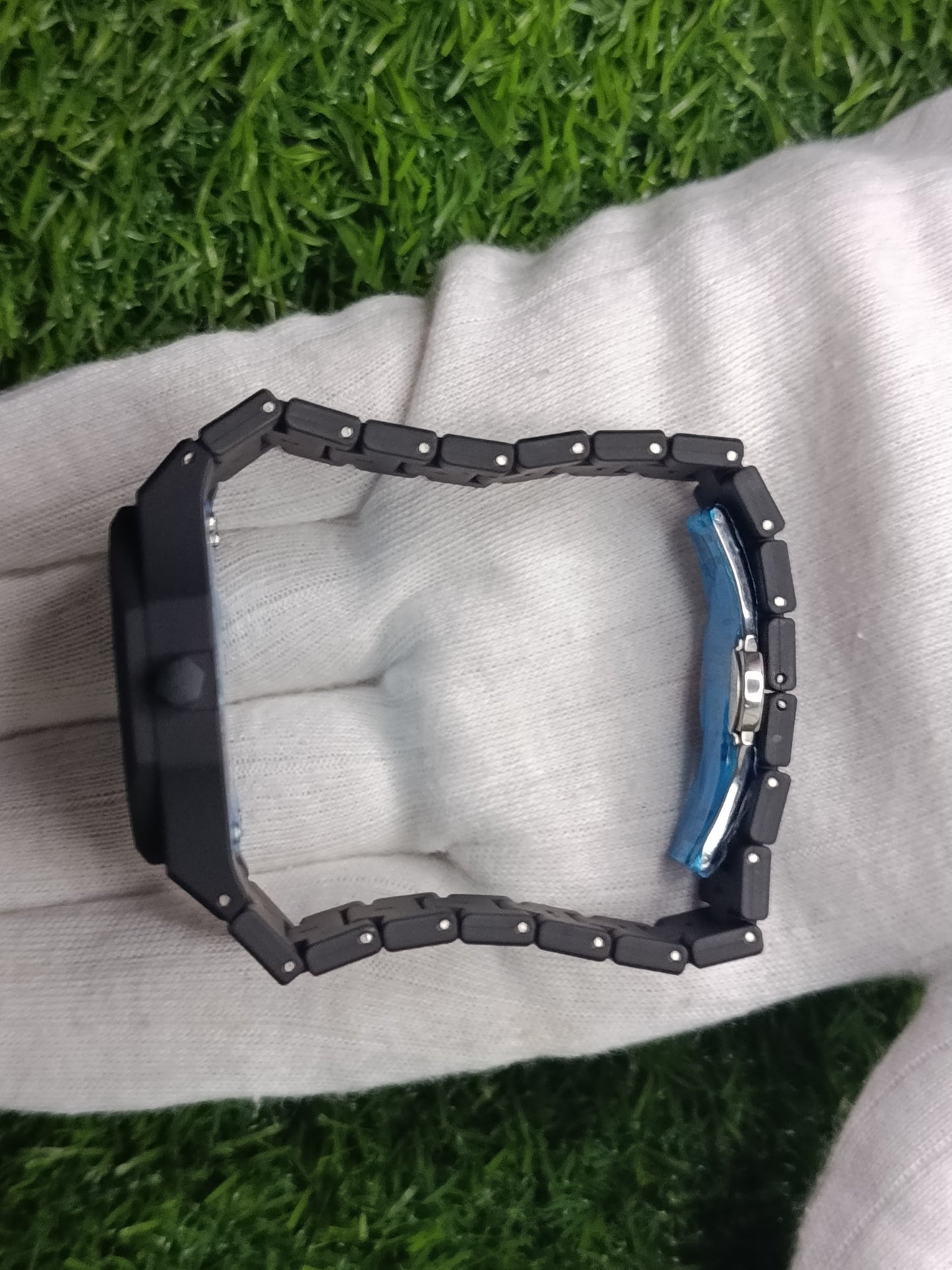 Black Aura Arabic Watch