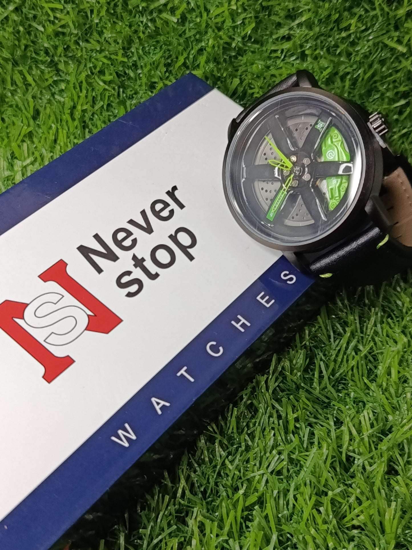 Never Stop Stylish Analog Wristwatch with leather Strap
